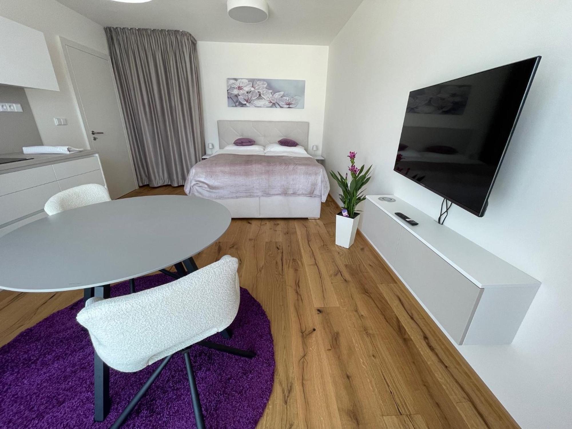 H52 Apartments 브르노 외부 사진